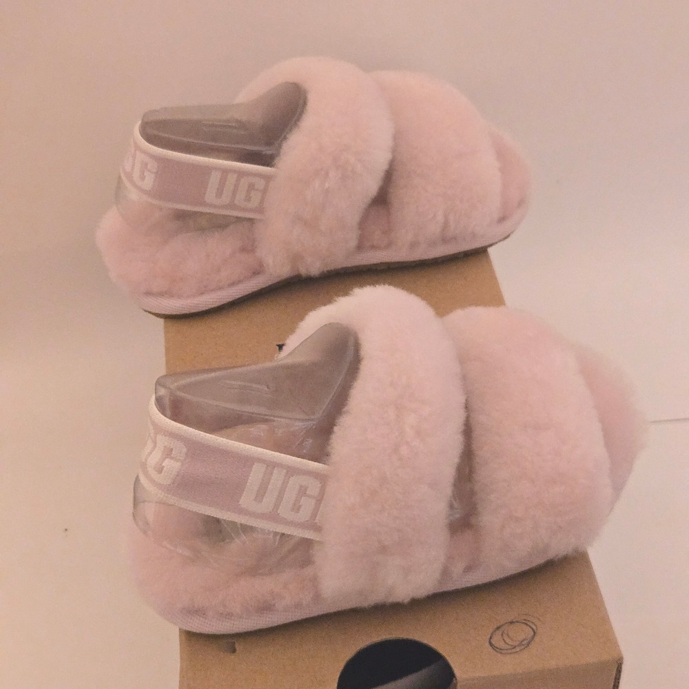 UGG Toddler Oh Yeah Sandals Shell Pink Sheepskin Slides 1116636T Size 7 NWOB